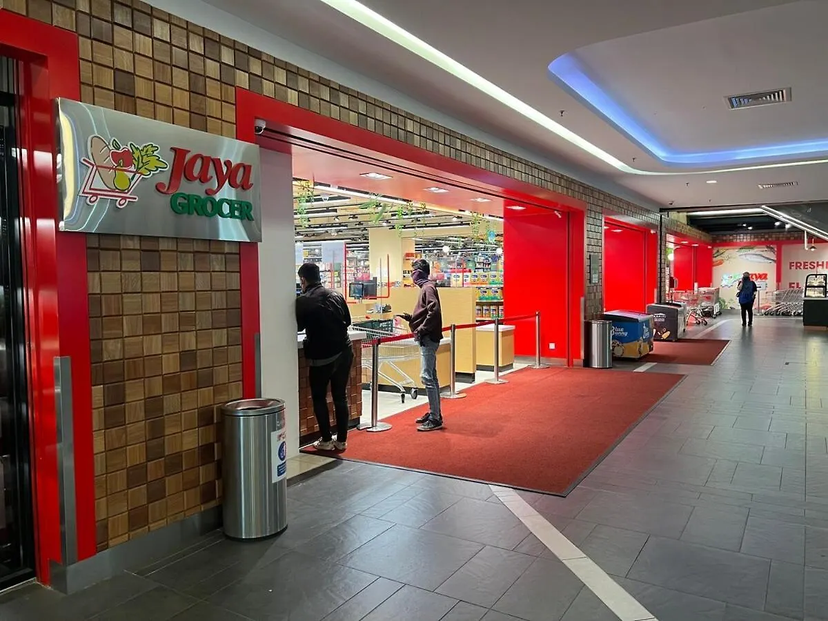 Ss15 Courtyard Subang Jaya Sunway Muji Designer Studio Netflix 100M To Lrt #18 0*,